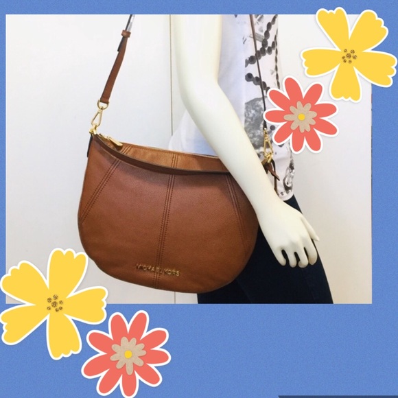 Michael Kors Handbags - Michael Kors Bedford Crescent Shoulder Crossbody